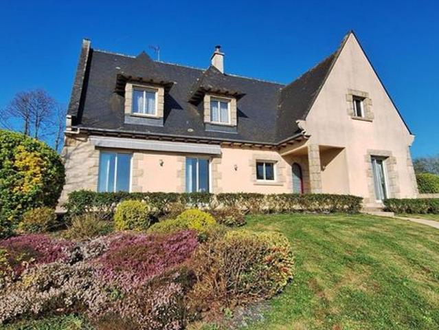 Maison 8 pièces 239 m²