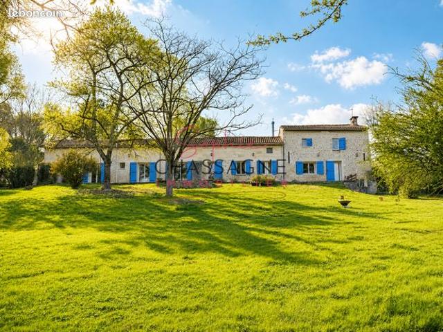 Maison 8 pièces 239 m²