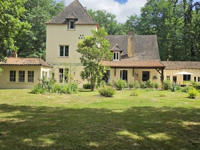 Maison 8 pièces 239 m²