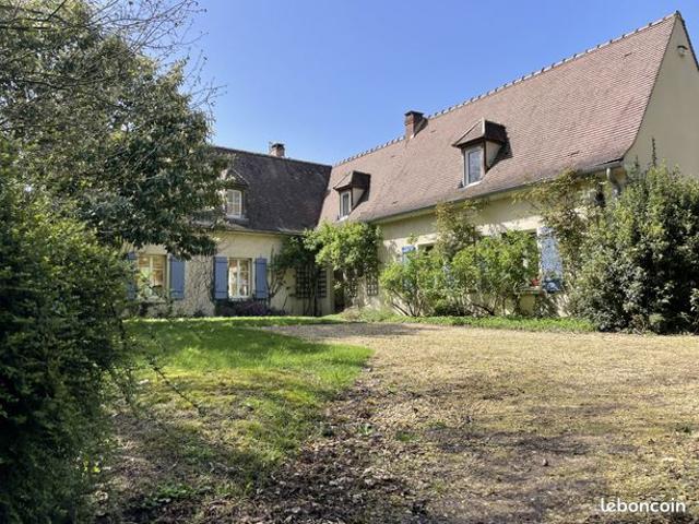Maison 8 pièces 230 m²