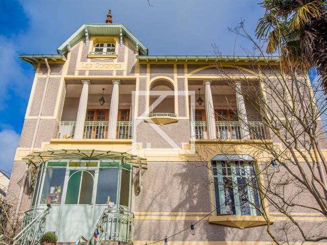 Maison 8 pièces 230 m²