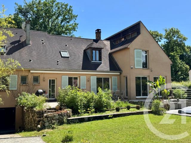 Maison 8 pièces 230 m²
