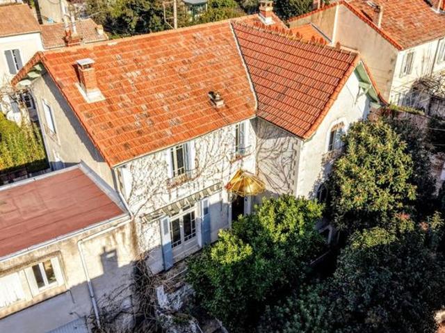 Maison 8 pièces 230 m²