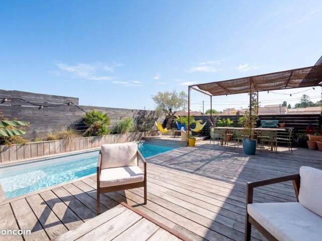 Maison 8 pièces 230 m²