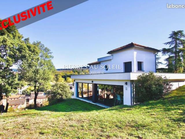 Villa 8 pièces 230 m²