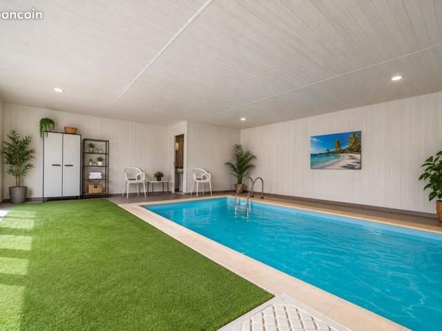 Maison 8 pièces 230 m²