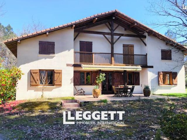 Maison 8 pièces 230 m²