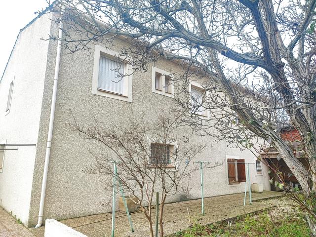 Maison 8 pièces 230 m²