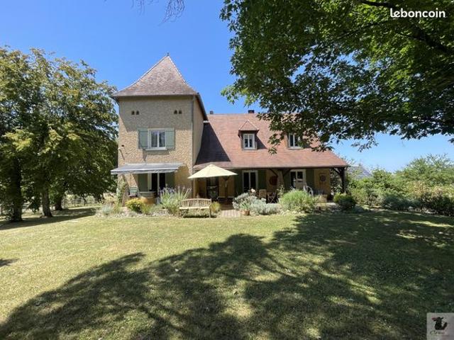 Maison 8 pièces 230 m²
