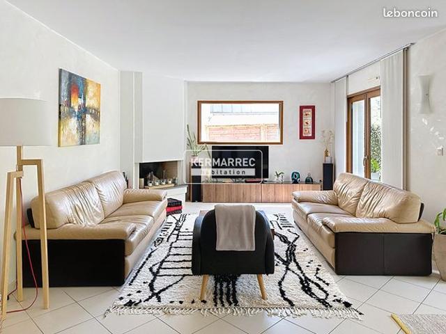Maison 8 pièces 230 m²