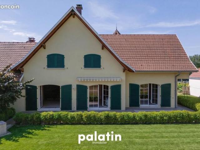 Maison 8 pièces 230 m²