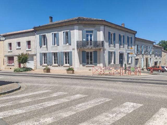 Maison 8 pièces 230 m²
