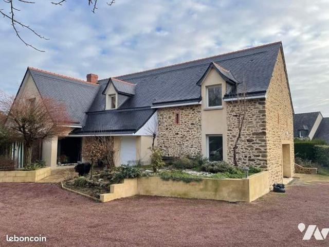 Maison 8 pièces 230 m²
