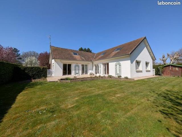 Maison 8 pièces 230 m²
