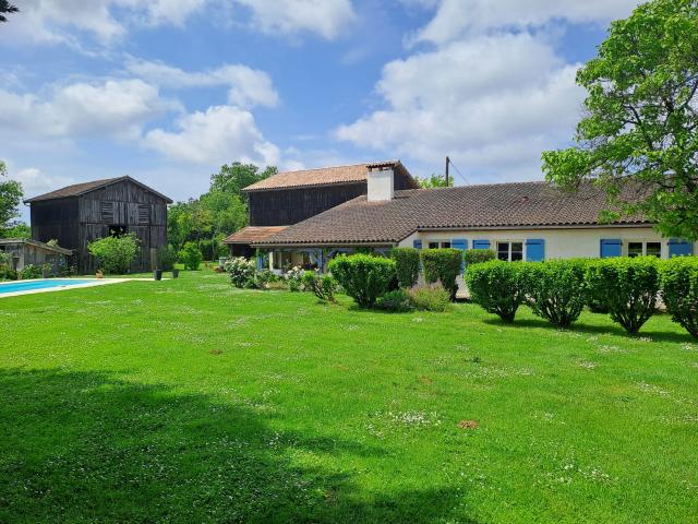 Maison 8 pièces 230 m²