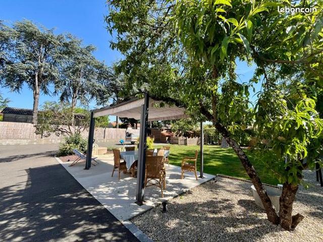 Maison 8 pièces 230 m²