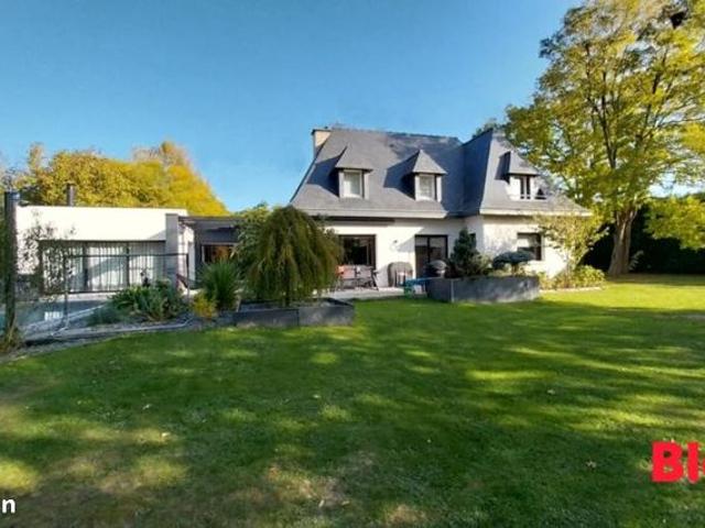 Maison 8 pièces 230 m²