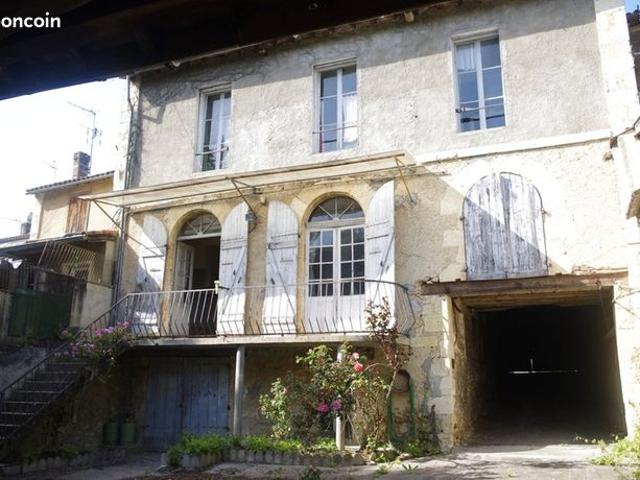 Maison 8 pièces 230 m²