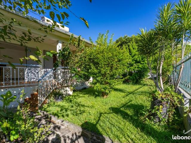 Maison 8 pièces 230 m²