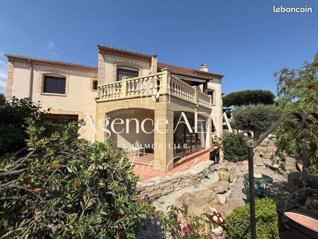 Maison 8 pièces 230 m²