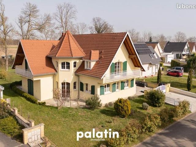 Maison 8 pièces 230 m²