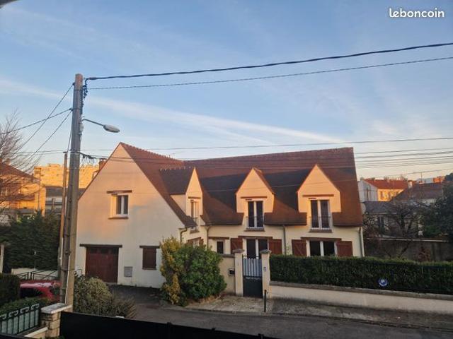Maison 8 pièces 230 m²