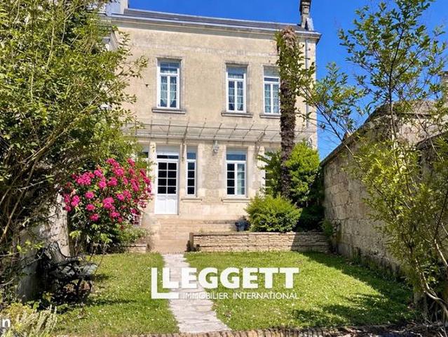 Maison 8 pièces 230 m²