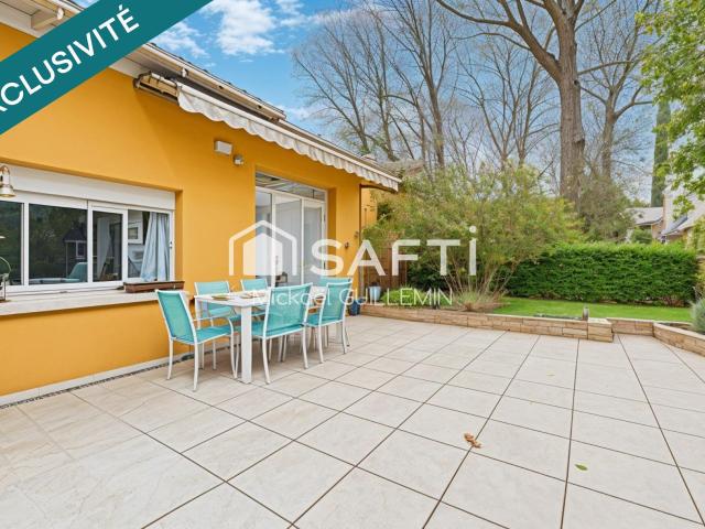 Maison 8 pièces 230 m²