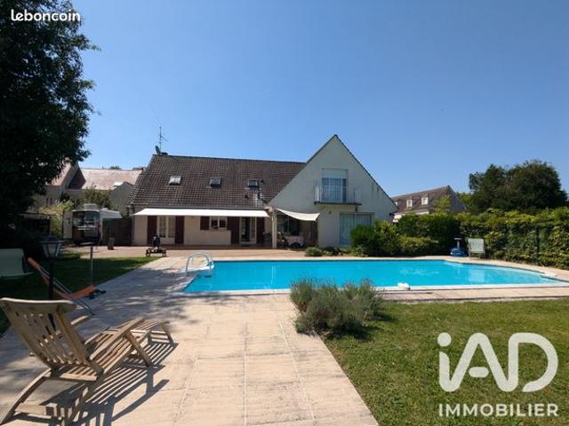 Maison 8 pièces 230 m²