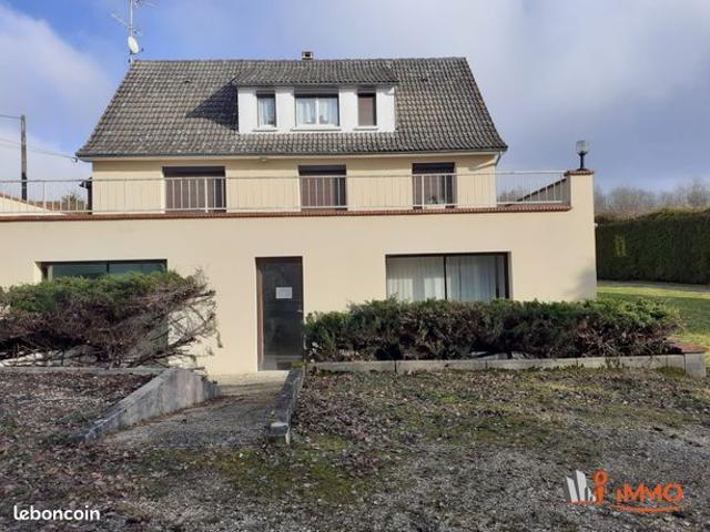 Maison 8 pièces 230 m²