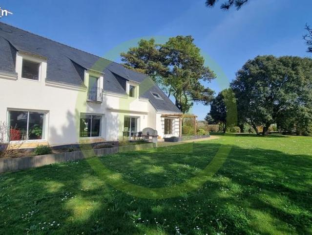 Maison 8 pièces 230 m²