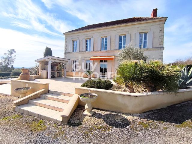 Maison 8 pièces 230 m²