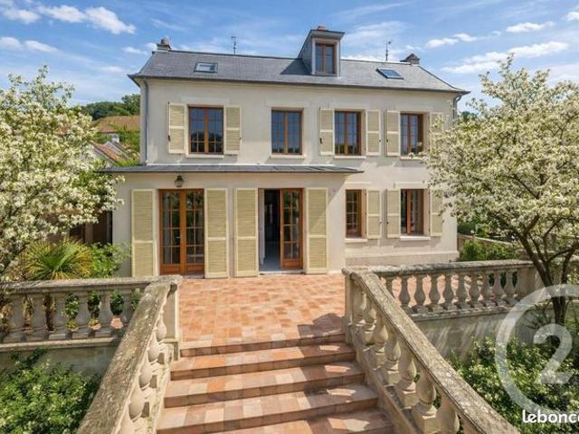 Maison 8 pièces 230 m²