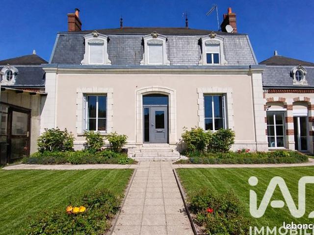 Maison 8 pièces 230 m²
