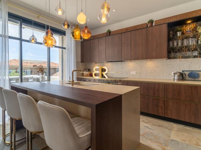 Maison 8 pièces 230 m²
