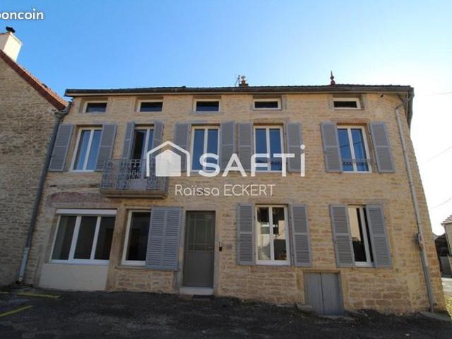 Maison 8 pièces 230 m²