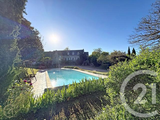 Maison 8 pièces 230 m²