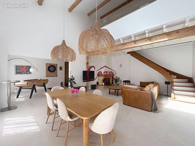 Maison 8 pièces 230 m²