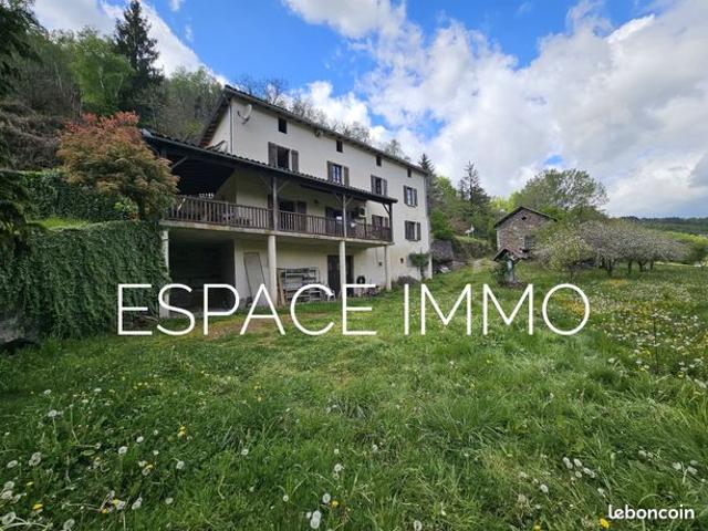Maison 8 pièces 230 m²