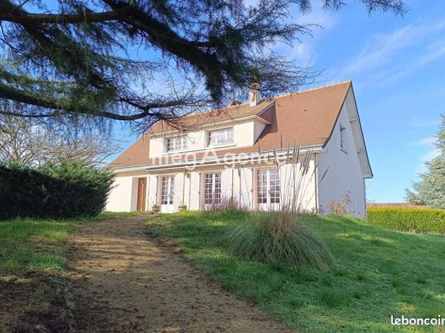 Maison 8 pièces 230 m²