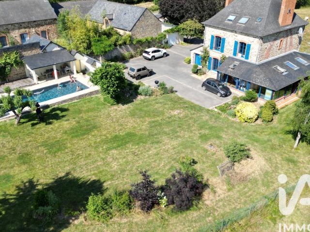 Maison 8 pièces 230 m²