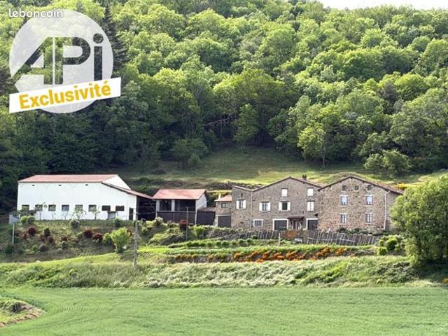 Maison 8 pièces 230 m²
