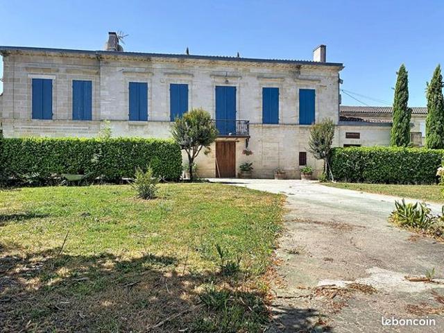 Maison 8 pièces 230 m²