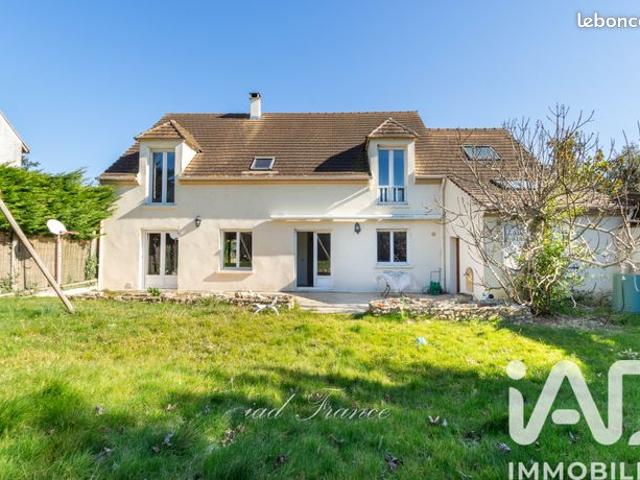 Maison 8 pièces 230 m²