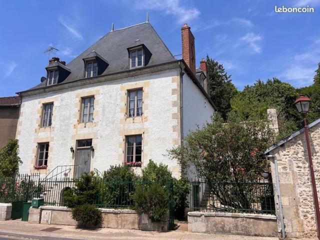 Maison 8 pièces 230 m²