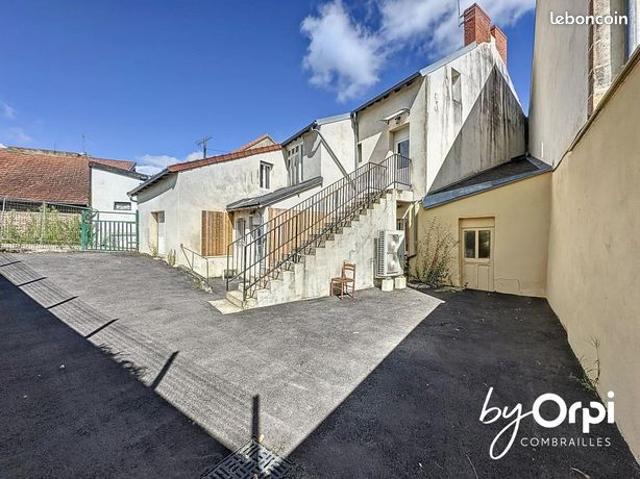 Maison 8 pièces 230 m²