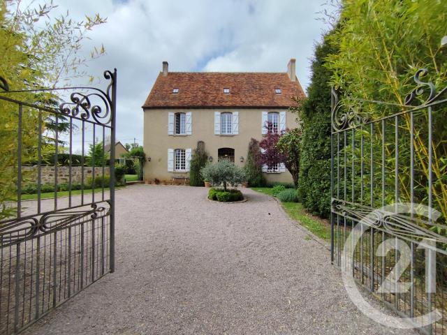 Maison 8 pièces 230 m²