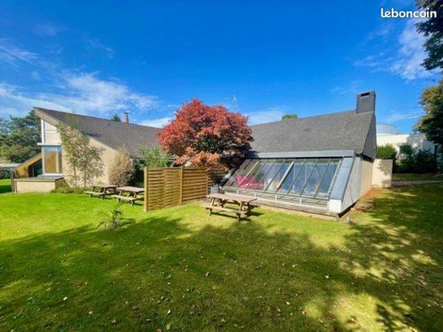 Maison 8 pièces 230 m²