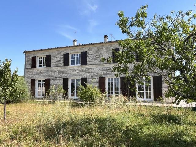 Maison 8 pièces 230 m²