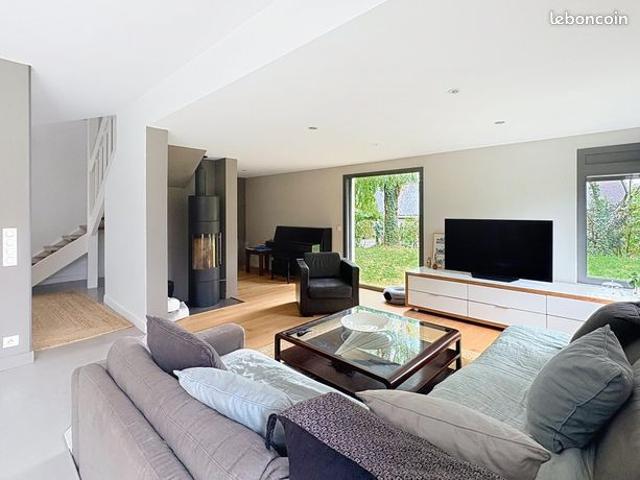 Maison 8 pièces 230 m²